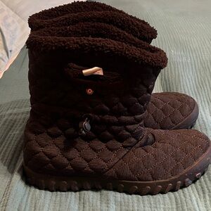 Bogs B-moc Quilted Snow Boot size 10